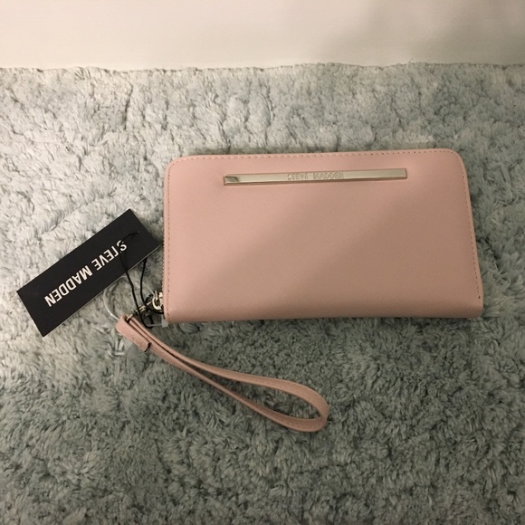 Steve Madden Handbags - Steve Madden Zip Around Wallet Blush Crosshatch